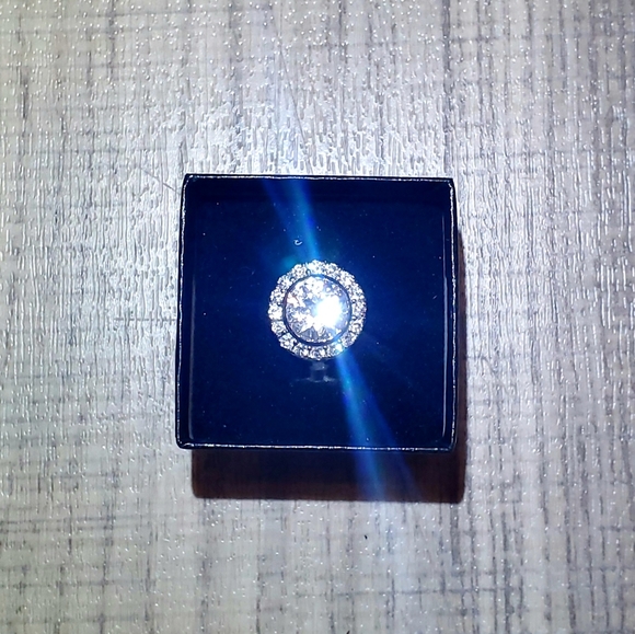 Round crystal paved ring - Picture 7 of 13